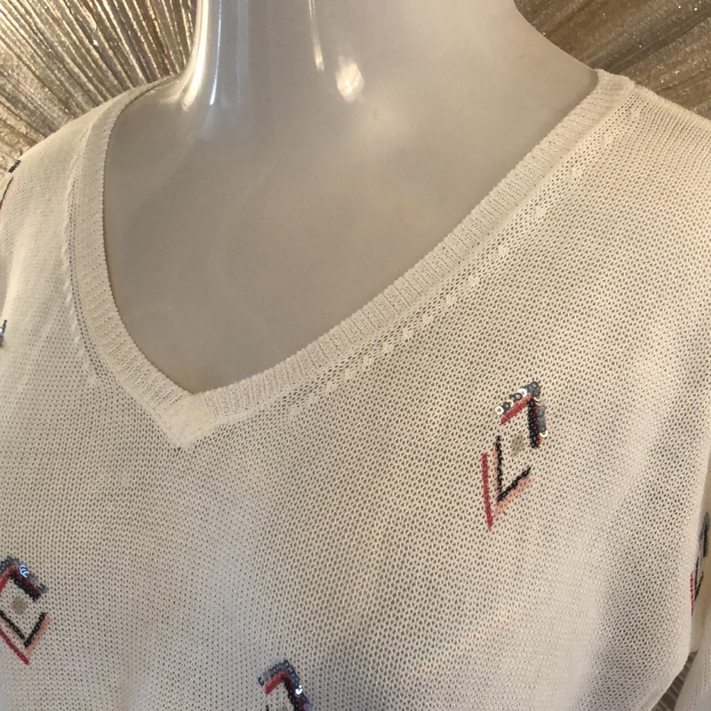 WHITE HOUSE BLACK MARKET EMBELLISHED PULL OVER VNECK ECRU SWEATER